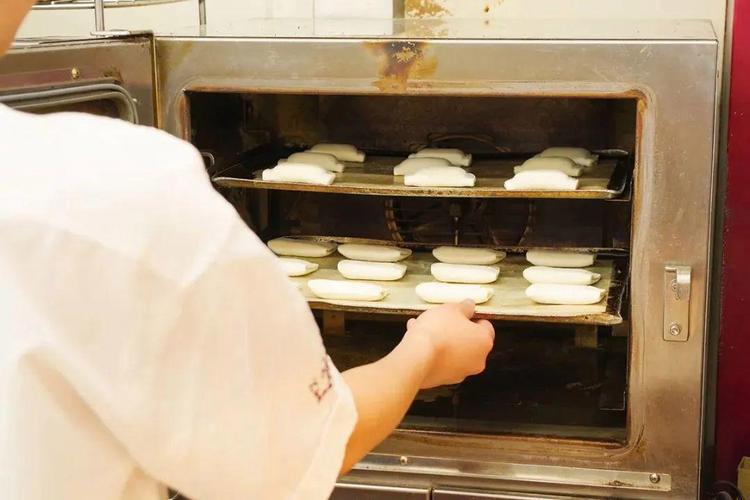 日本预包装食品的短保哲学 从面包货架看懂消费逻辑